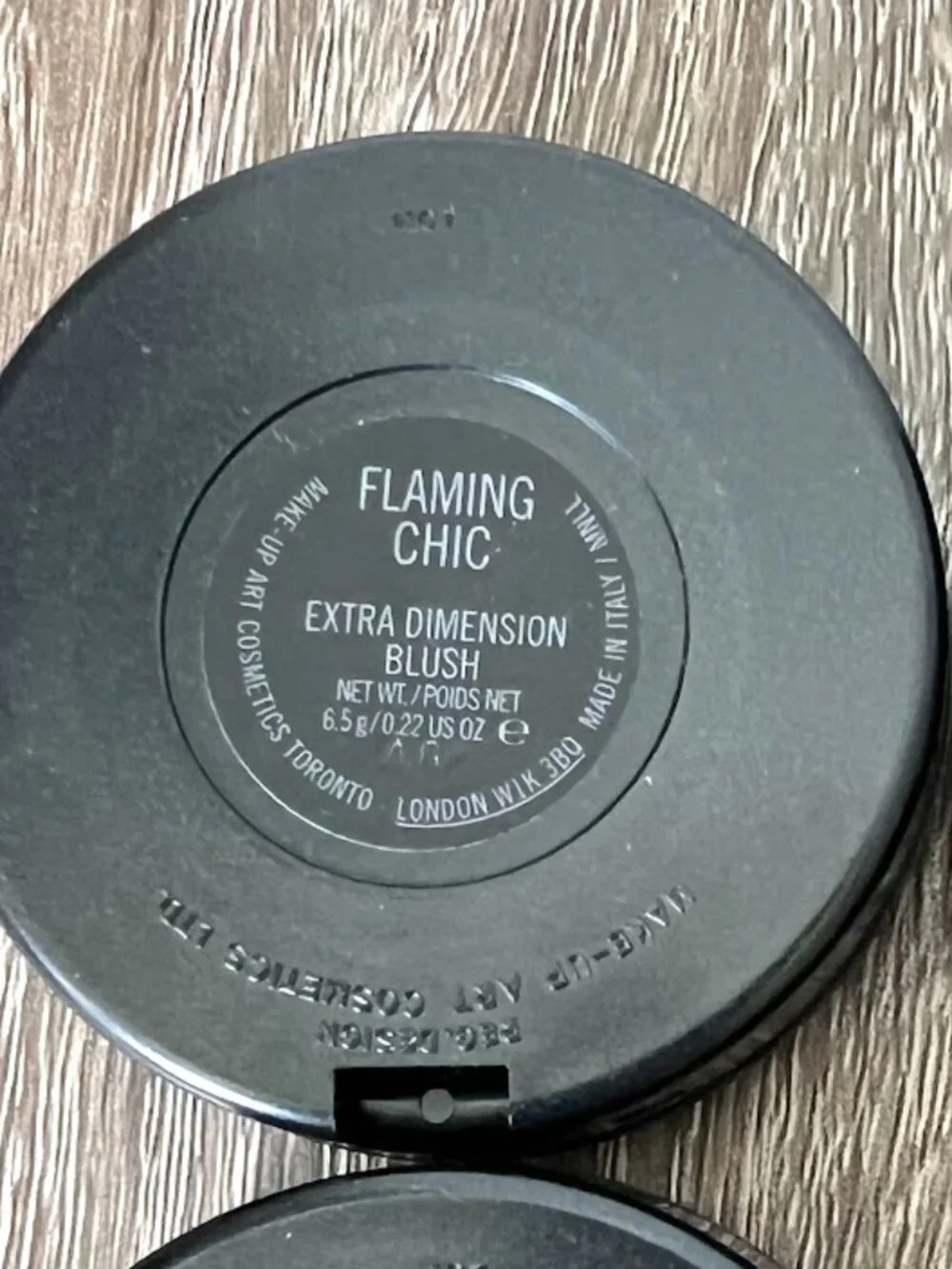 New w/oBox MAC Extra Dimension Blush Flaming Chic